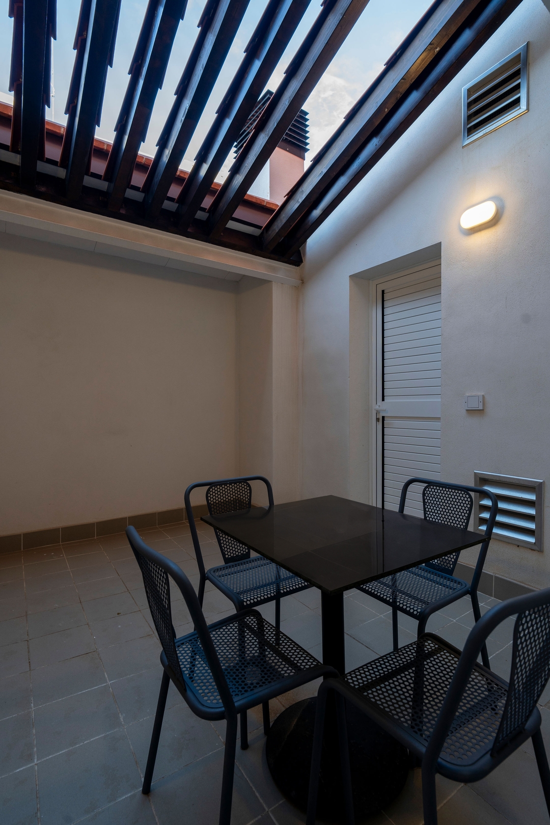 VLC HOST - Reina 168 Duplex 16 38 VLC Host