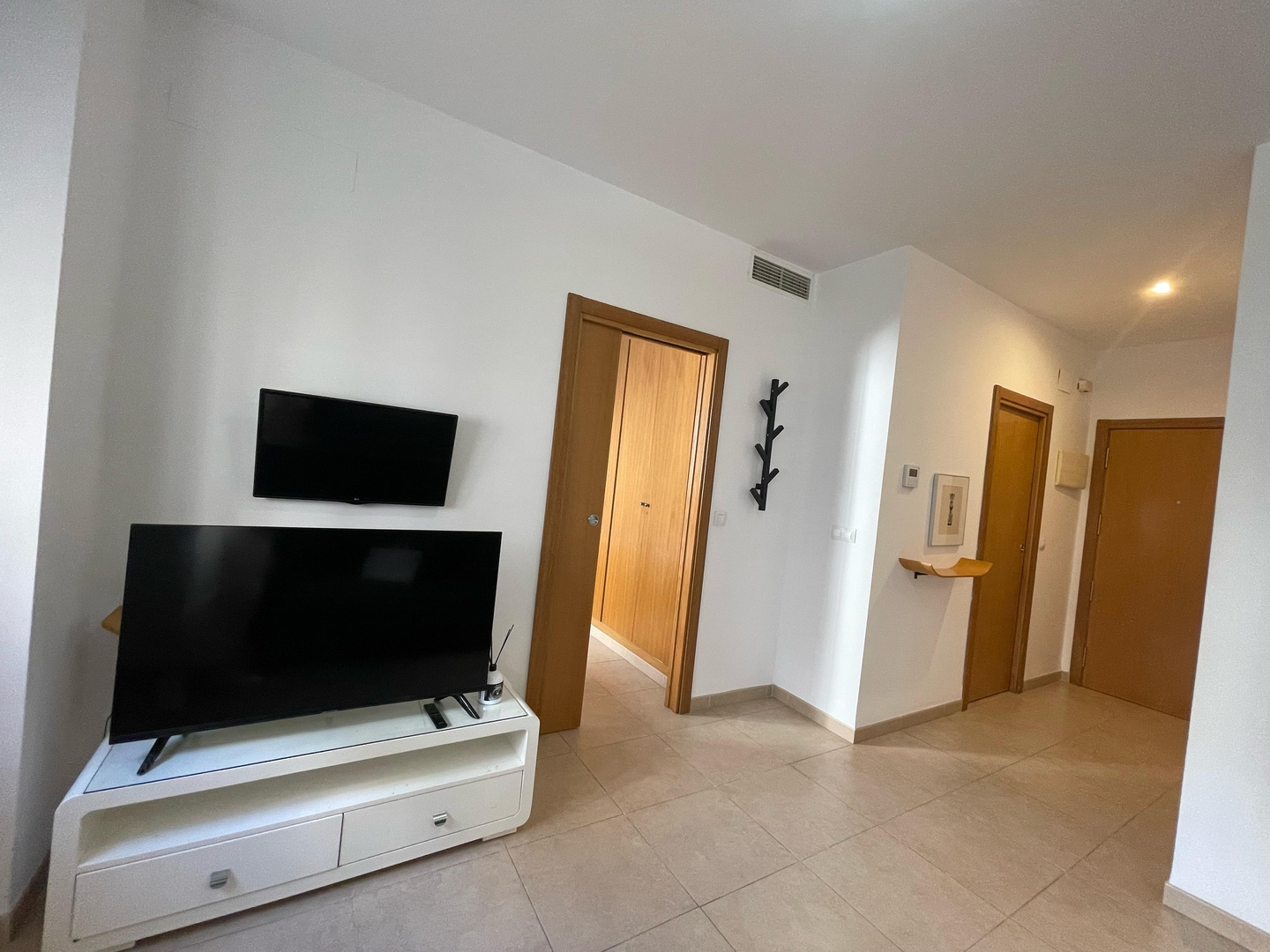 VLC HOST - Poeta Llombart 3 16 VLC Host