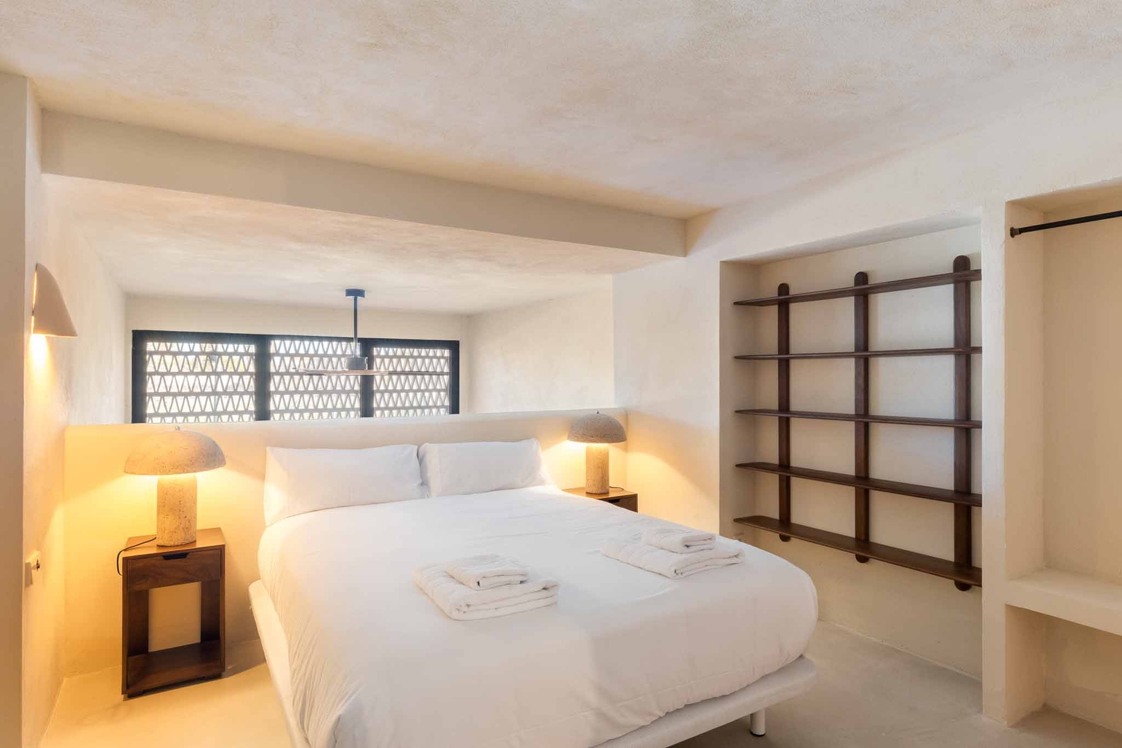 VLC Host - Reina 166 B 25 VLC Host