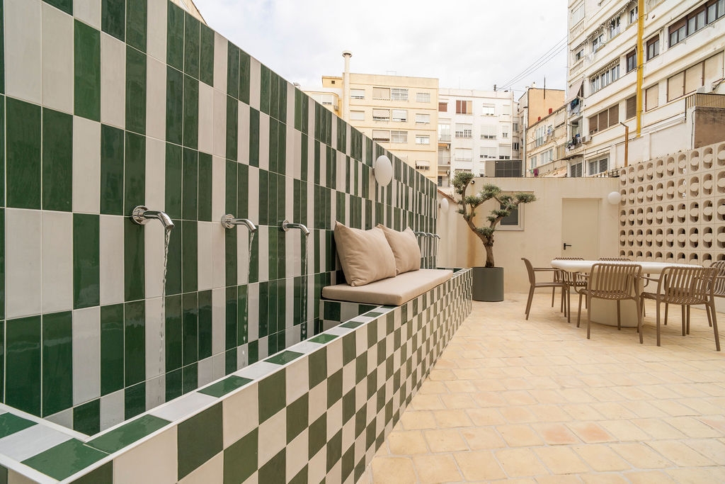 VLC Host - Conde Altea 52 VLC Host