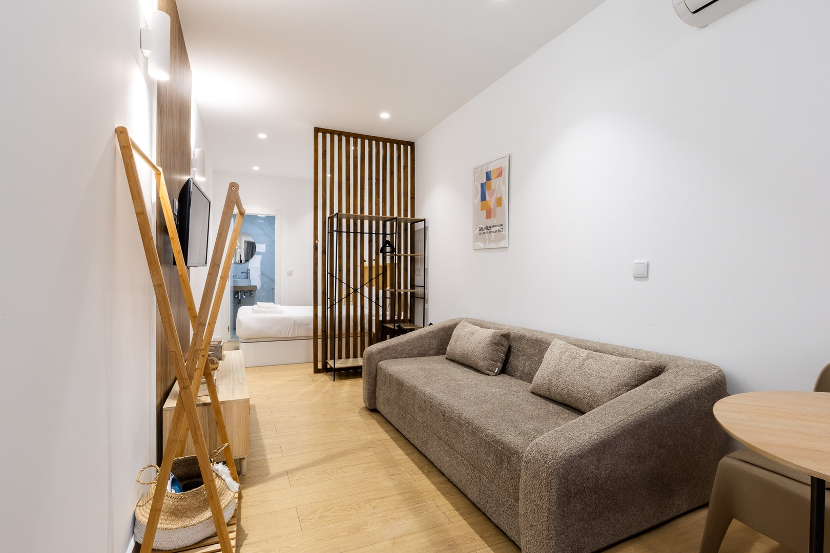 VLC HOST - San Jacinto B 12 VLC Host