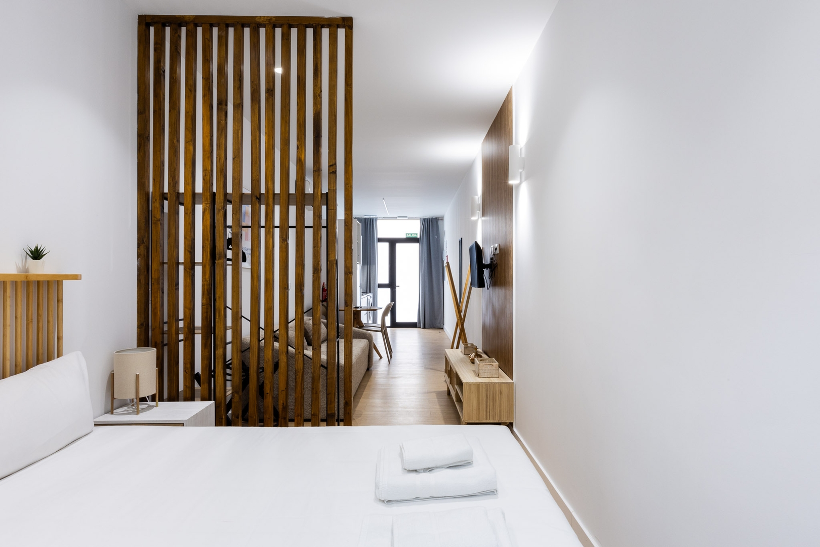 VLC HOST - San Jacinto B 17 VLC Host