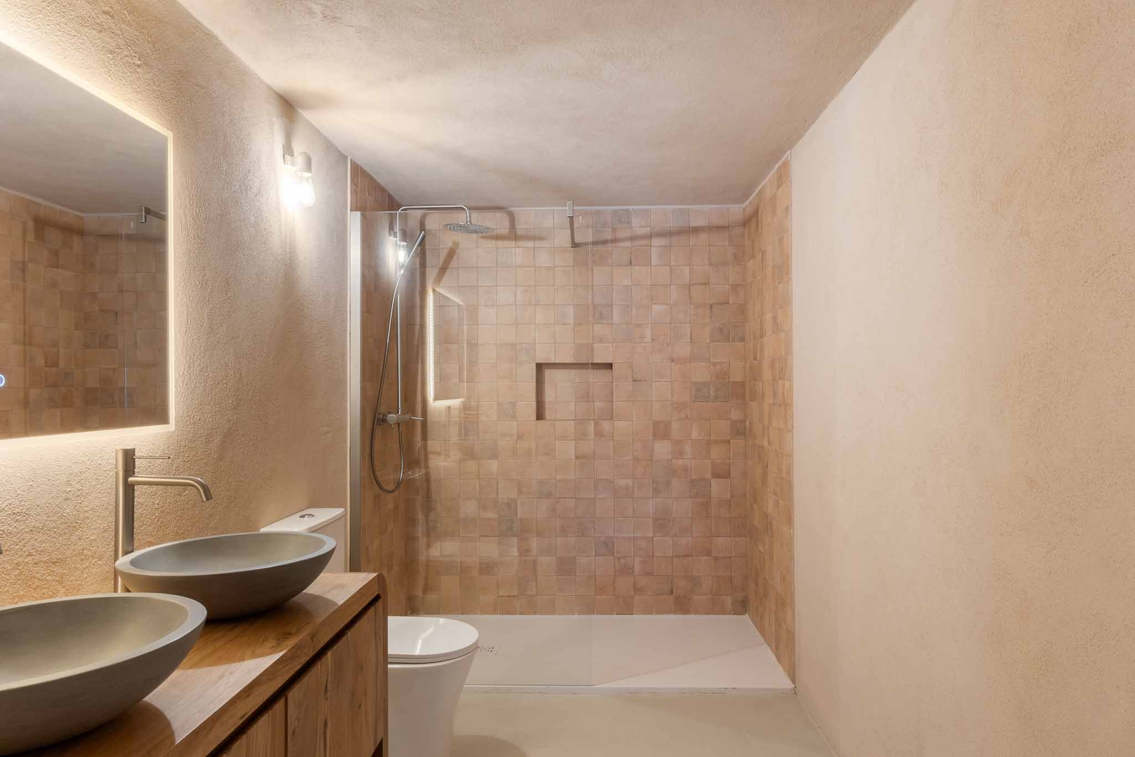 VLC Host - Reina 166 B 23 VLC Host