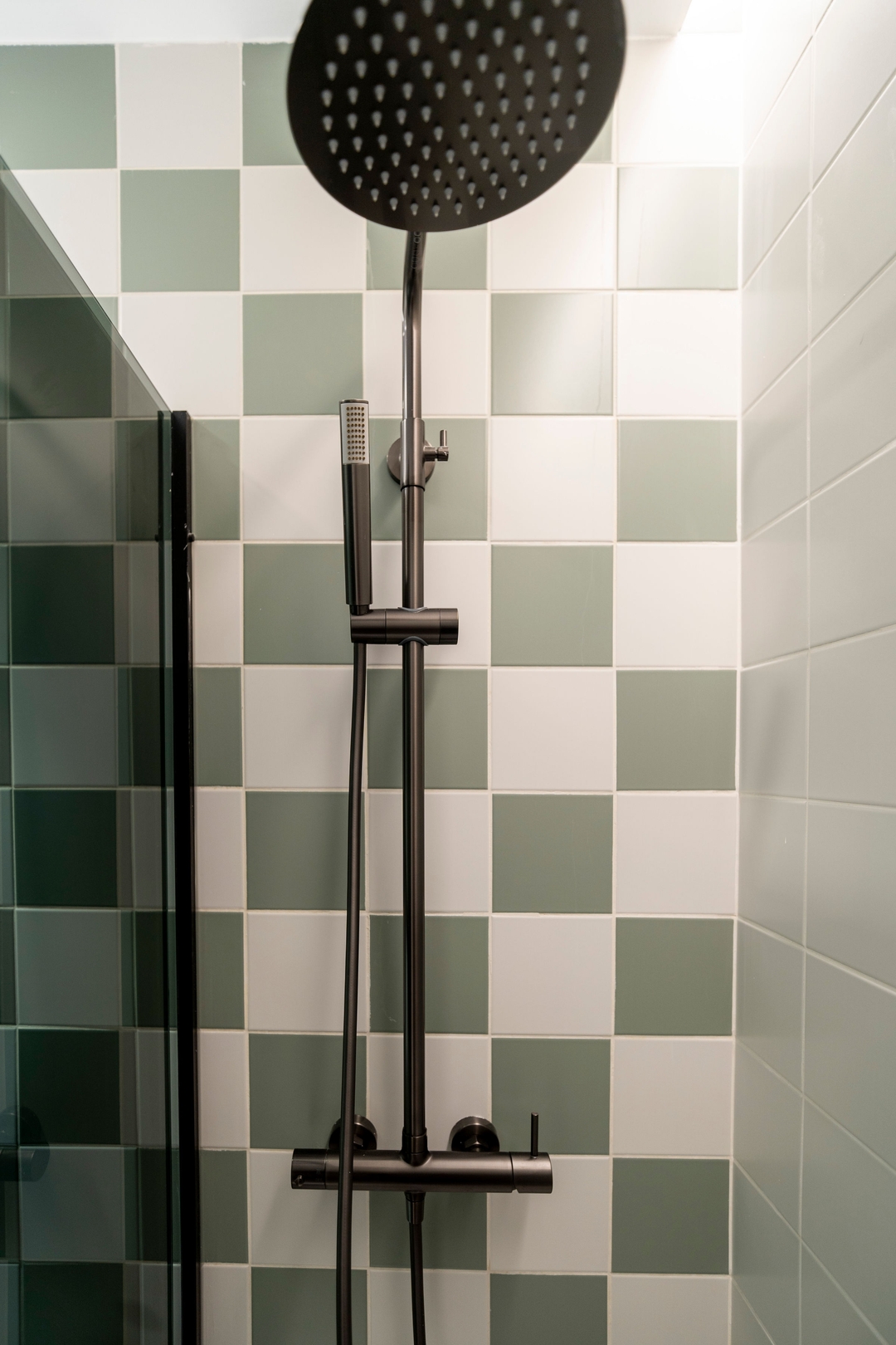 VLC HOST - Reina 168 3 (No Kitchen) 16 VLC Host