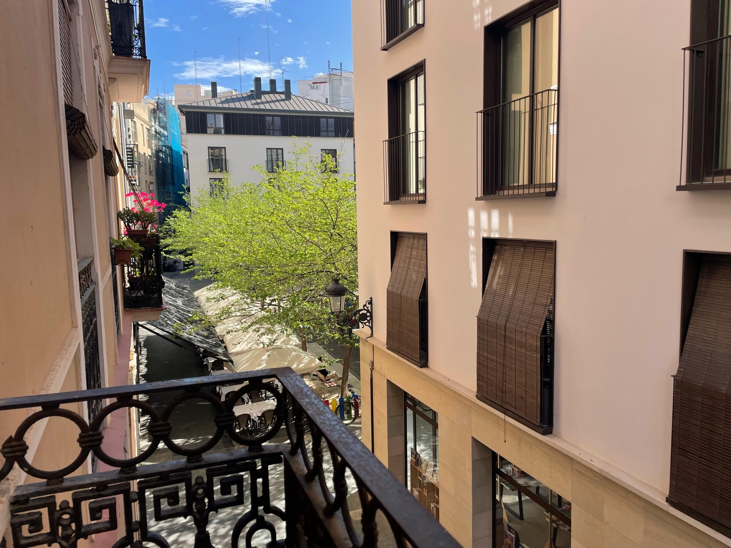 VLC HOST - Poeta Llombart 3 3 VLC Host