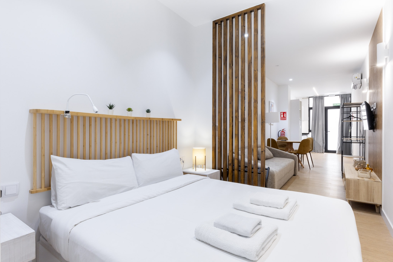 VLC HOST - San Jacinto E 19 VLC Host