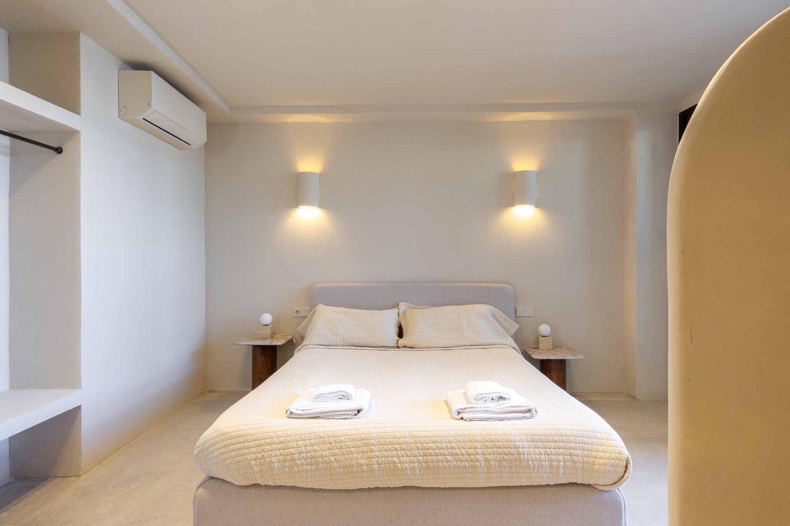 VLC Host - Reina 166 B 8 VLC Host