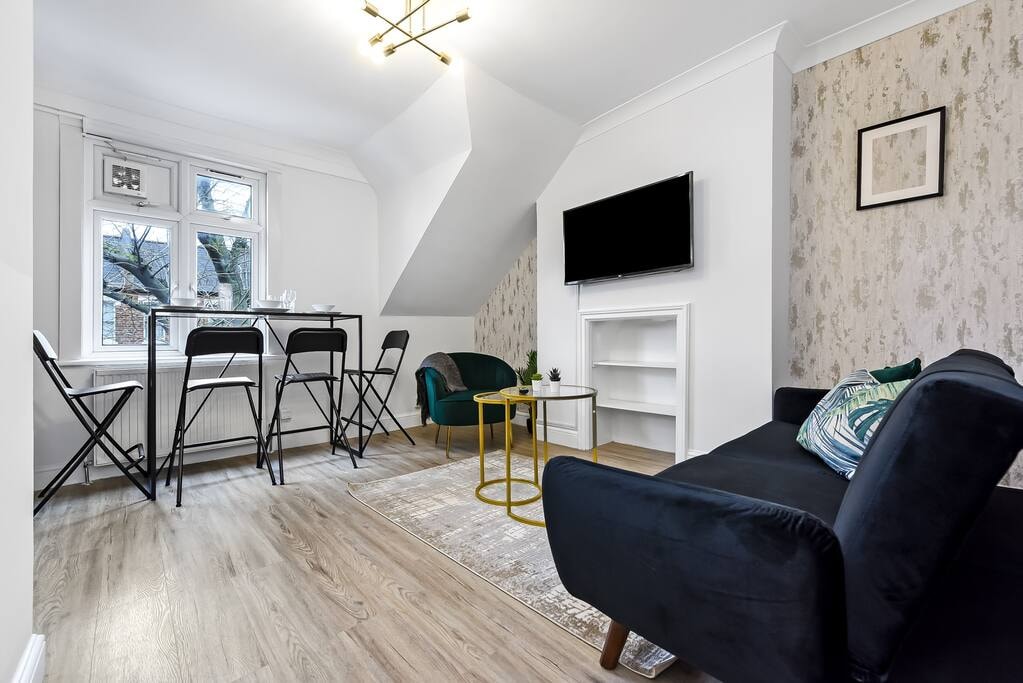 Awesome Loft Flat - Seconds to London’s Best Park! Flataway