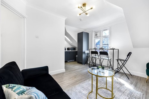 Awesome Loft Flat - Seconds to London’s Best Park! 10 Flataway