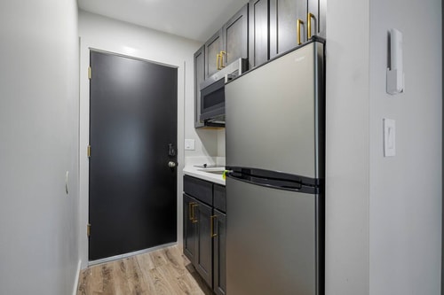 Sleek and Stylish Apartment in Vibrant Middletown 3 Flataway