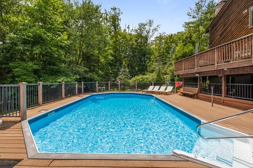 Upper Saddle River Resort w Pool, Hot Tub & Lake 74 Flataway