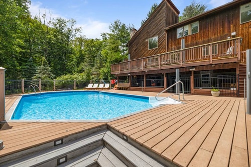 Upper Saddle River Resort w Pool, Hot Tub & Lake 75 Flataway