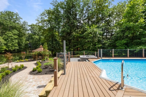 Upper Saddle River Resort w Pool, Hot Tub & Lake 77 Flataway