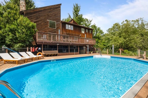 Upper Saddle River Resort w Pool, Hot Tub & Lake 76 Flataway