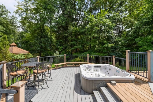 Upper Saddle River Resort w Pool, Hot Tub & Lake 10 Flataway