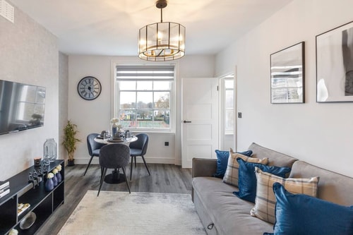 Tranquility Touchdown: Your London Sanctuary 15 Flataway