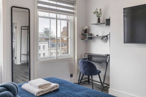 Tranquility Touchdown: Your London Sanctuary 11 Flataway