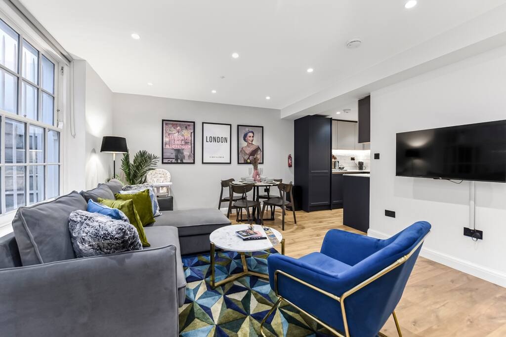 London Calling: 2BR Flat with Chic London Flair Flataway