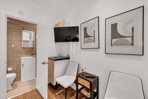 Pocket-sized Perfection: Tiny Studio Retreat 1 Flataway