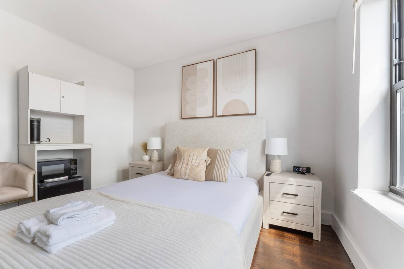 Bay Ridge 403 A and B · Cozy Dual Studios w/ Verrazano Bridge View 2 Bay Ridge Hotel