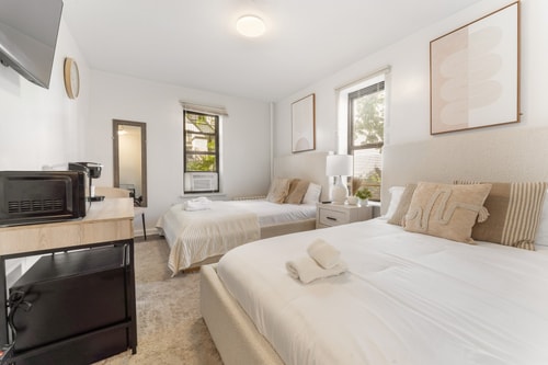 Merged 2 Units – A Spacious 2BR Perfect for Groups 8 Bay Ridge Hotel