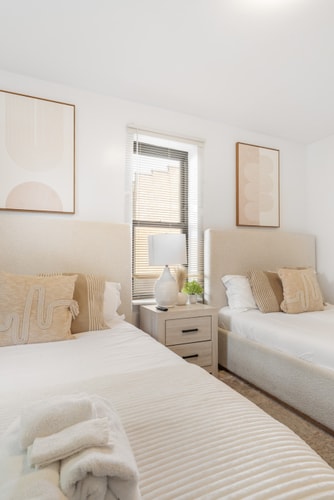 Merged 2 Units – A Spacious 2BR Perfect for Groups 6 Bay Ridge Hotel