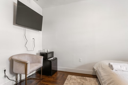 Calm Studio Escape: Bay Ridge Comfort 6 Bay Ridge Hotel