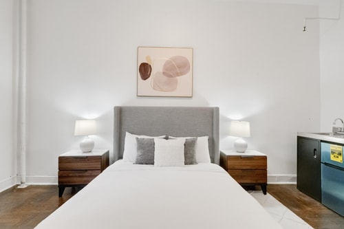 Nestled Nook: Inviting Bay Ridge Studio Hideaway 0 Bay Ridge Hotel