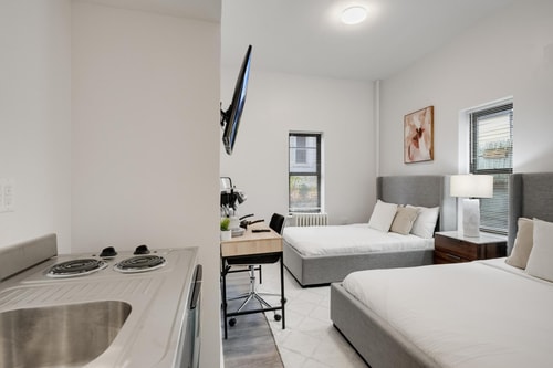 2BR Comfort – Spacious Merged Units w/ Garden View 1 Bay Ridge Hotel