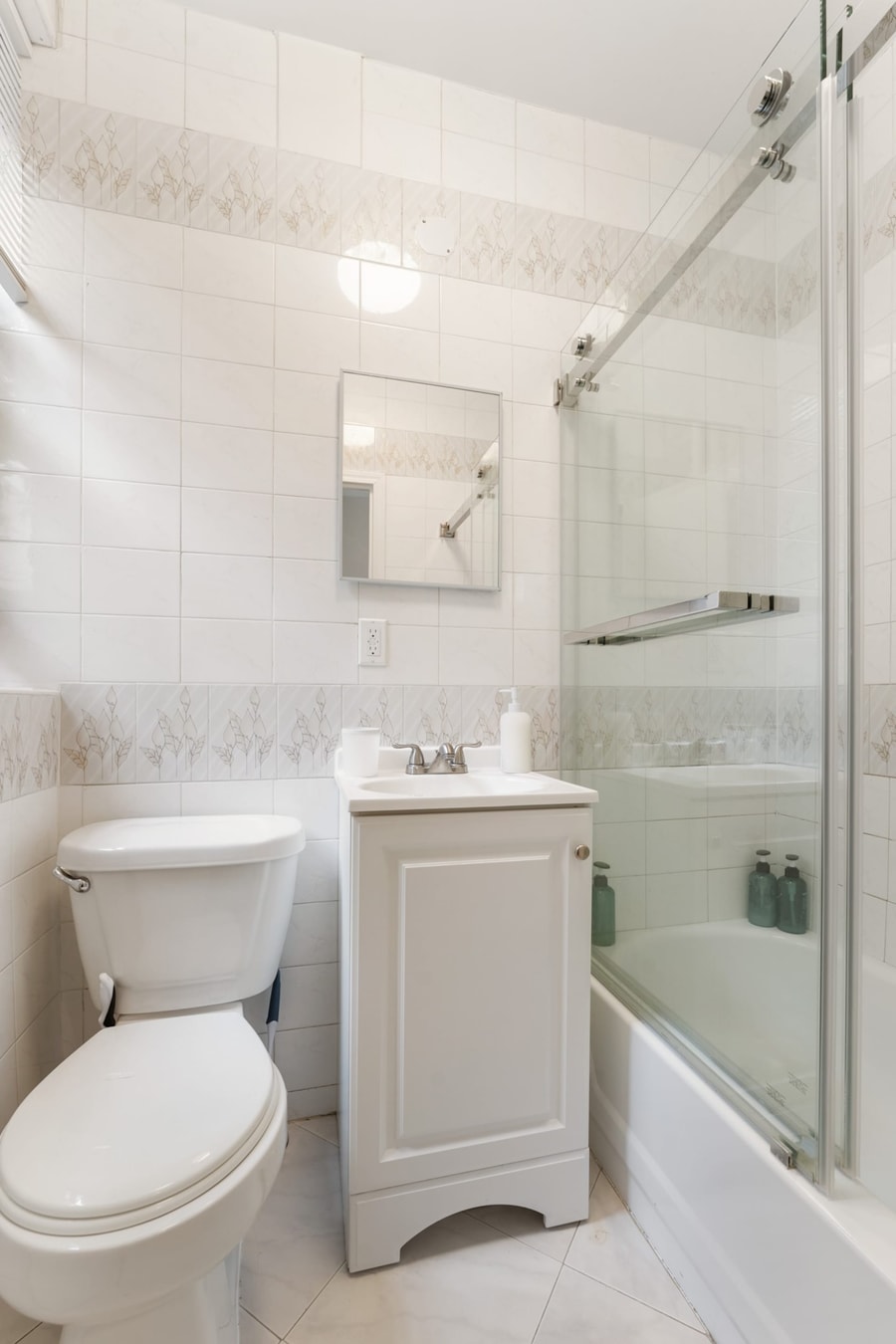 Bay Ridge 106.    1023.1.NA · City Nest: Contemporary Bay Ridge Studio 8 Bay Ridge Hotel