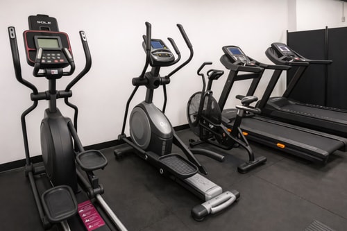 Brooklyn Hideaway | Gym, Game Room & Easy Transit 12 Bay Ridge Hotel