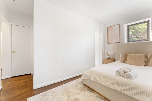 Discover Bay Ridge: Comfortable Studio Hideaway 6 Bay Ridge Hotel