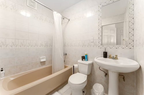Merged 2 Units – A Spacious 2BR Perfect for Groups 10 Bay Ridge Hotel