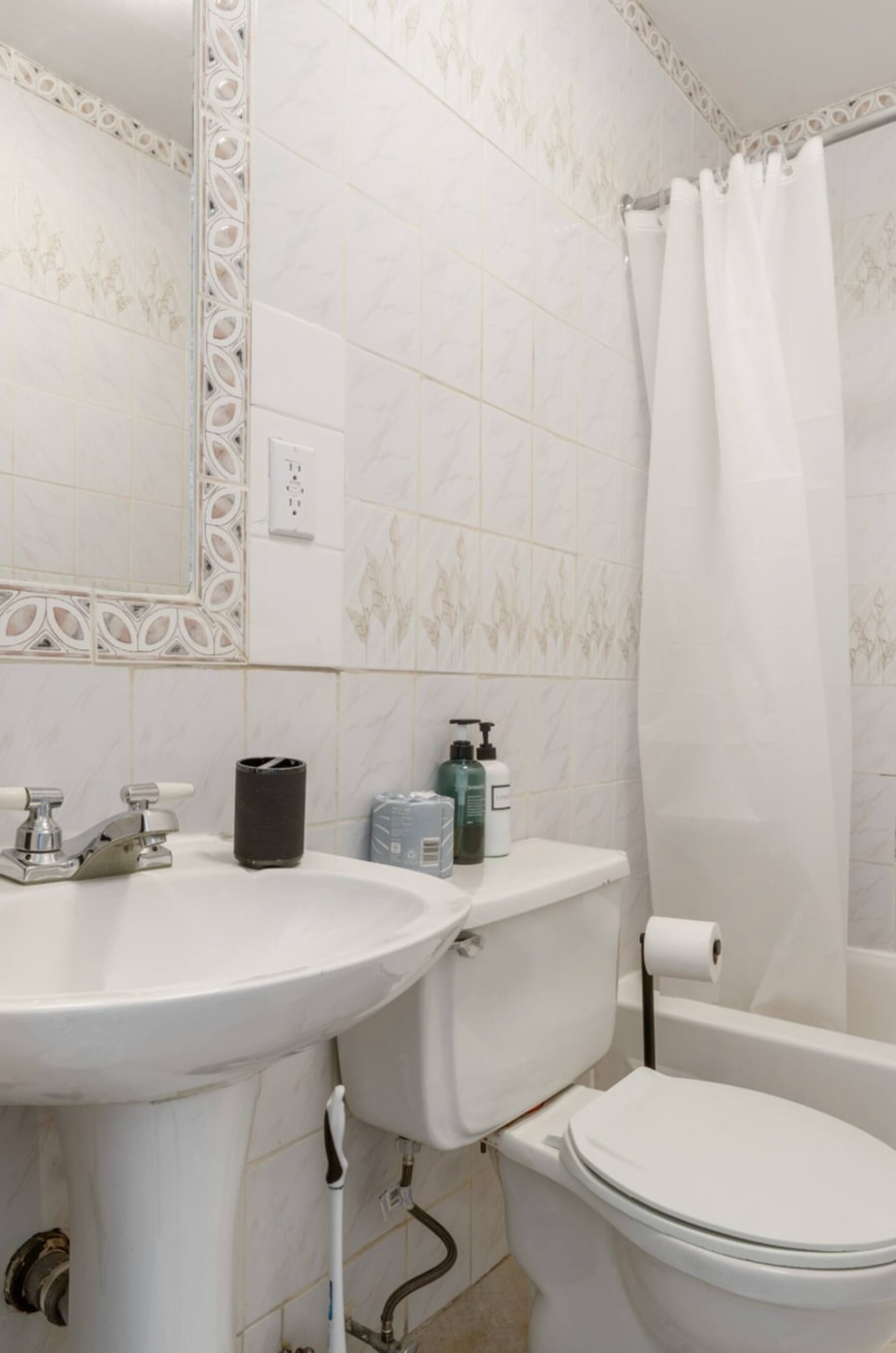 Bay Ridge 403 A and B · Cozy Dual Studios w/ Verrazano Bridge View 4 Bay Ridge Hotel