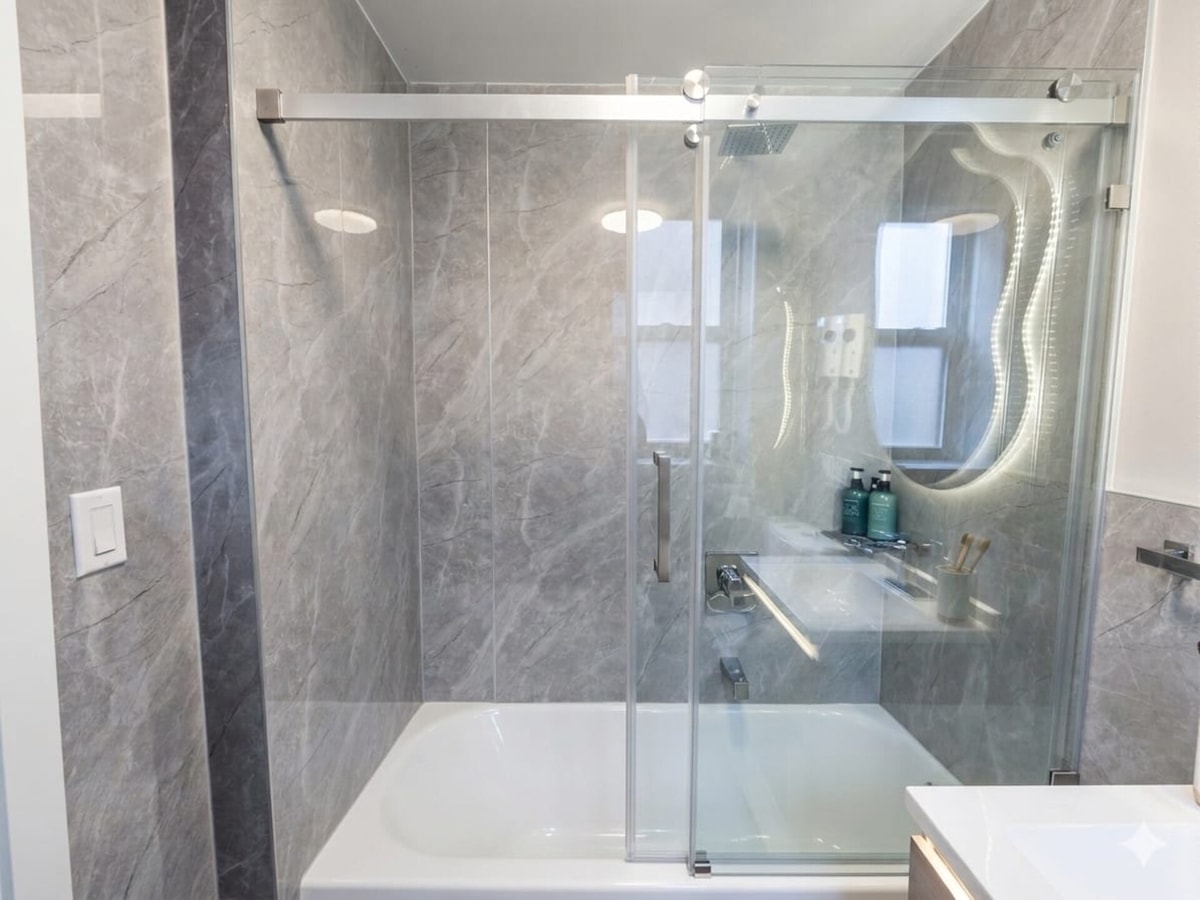 Bay Ridge 308 - A · Stylish & Central Bay Ridge Studio Living 17 Bay Ridge Hotel