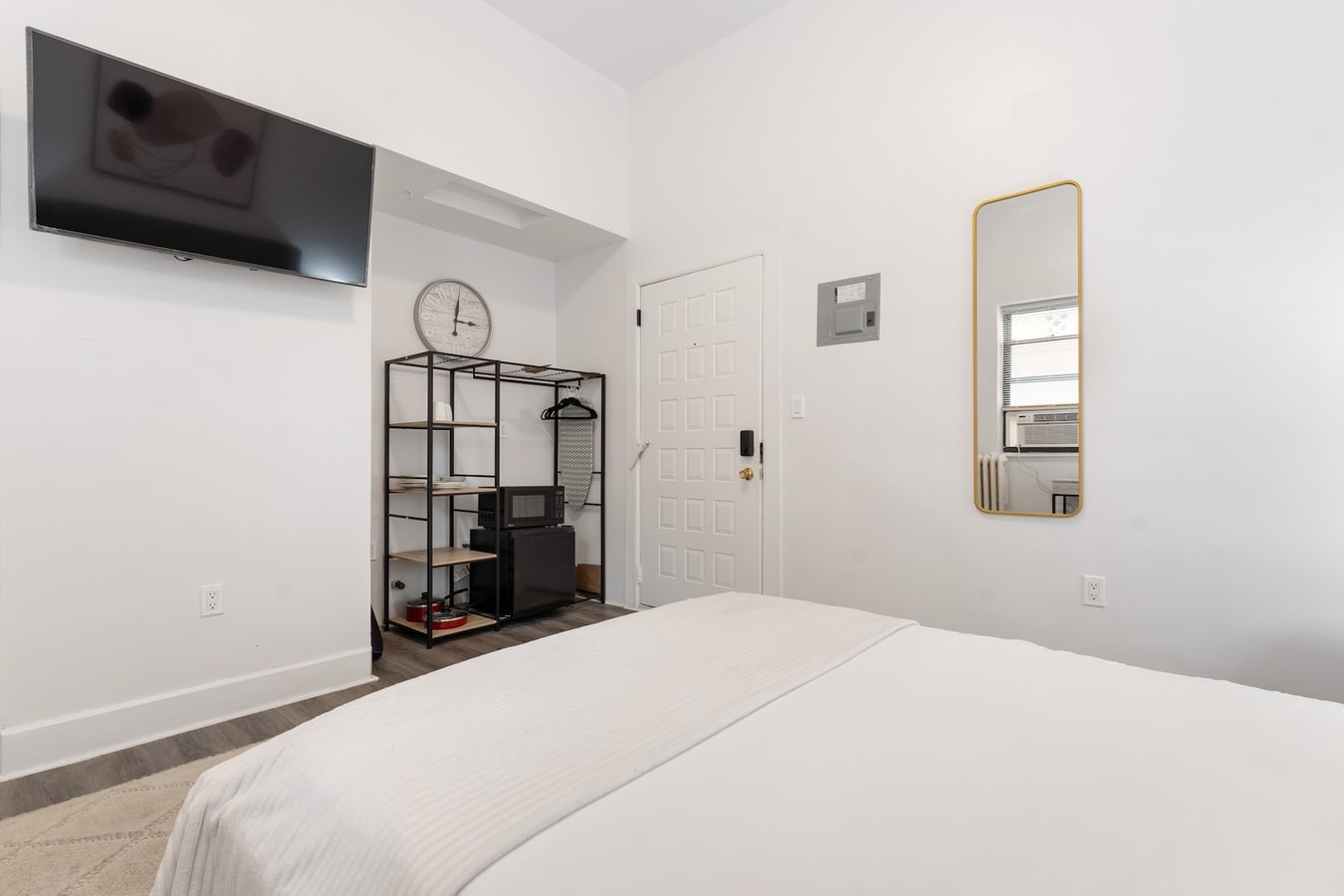 Bay Ridge 106.    1023.1.NA · City Nest: Contemporary Bay Ridge Studio 1 Bay Ridge Hotel