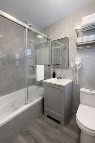 Bay Ridge Studio Retreat with Modern Flair 21 Bay Ridge Hotel