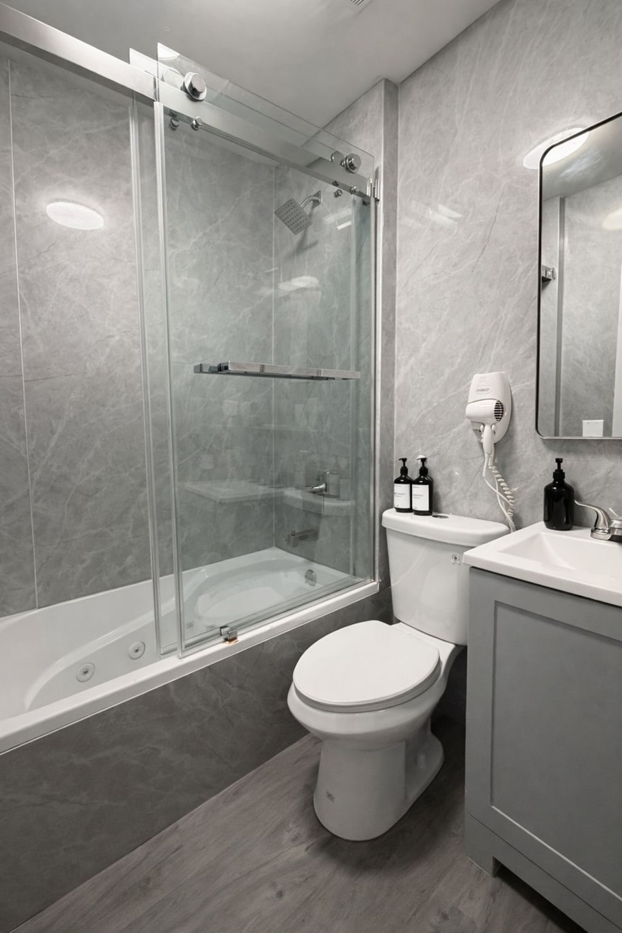 Bay Ridge 108 - B · Nestled Nook: Inviting Bay Ridge Studio Hideaway 6 Bay Ridge Hotel