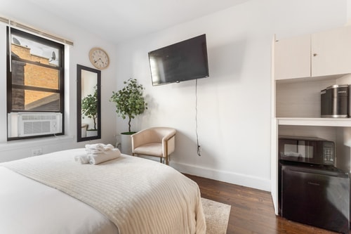 City Style: Contemporary Bay Ridge Studio Living 0 Bay Ridge Hotel
