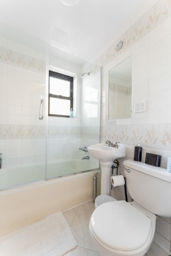 Merged 2 Units – A Spacious 2BR Perfect for Groups 4 Bay Ridge Hotel