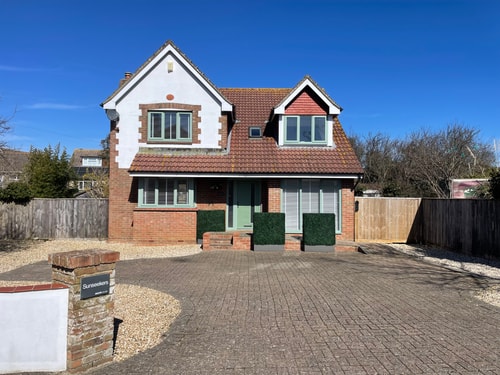 Coastal Retreat | Hot Tub + Garden | Sleeps 8–10