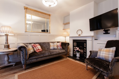 Didis Cottage-Dog Friendly-Garden-Cowes-Sleeps 4