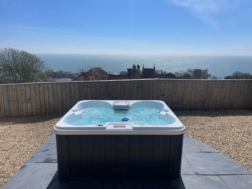 Seagrass - Dog Friendly-Hot Tub-Sea Views-Sleeps 4