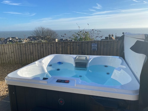 Seagrass - Dog Friendly-Hot Tub-Sea Views-Sleeps 4