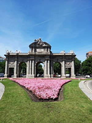 Glamuroso Piso Junto a Puerta de Alcalá - Madrid 29 Batuecas