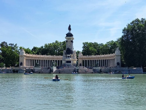 Glamuroso Piso Junto a Puerta de Alcalá - Madrid 31 Batuecas