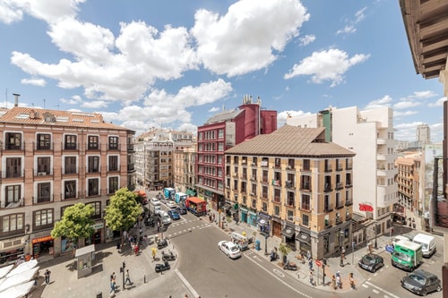 Regio Esquinazo / Calle Mayor y Cava de San Miguel 34 Batuecas