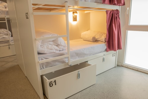 LAZY MONKEY Cama Dorm Mixt 16 plazas /4 Accesibles
