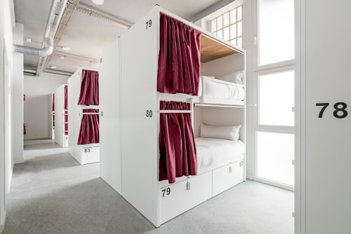 LAZY MONKEY Cama en Dormitorio Masculino 20 plazas