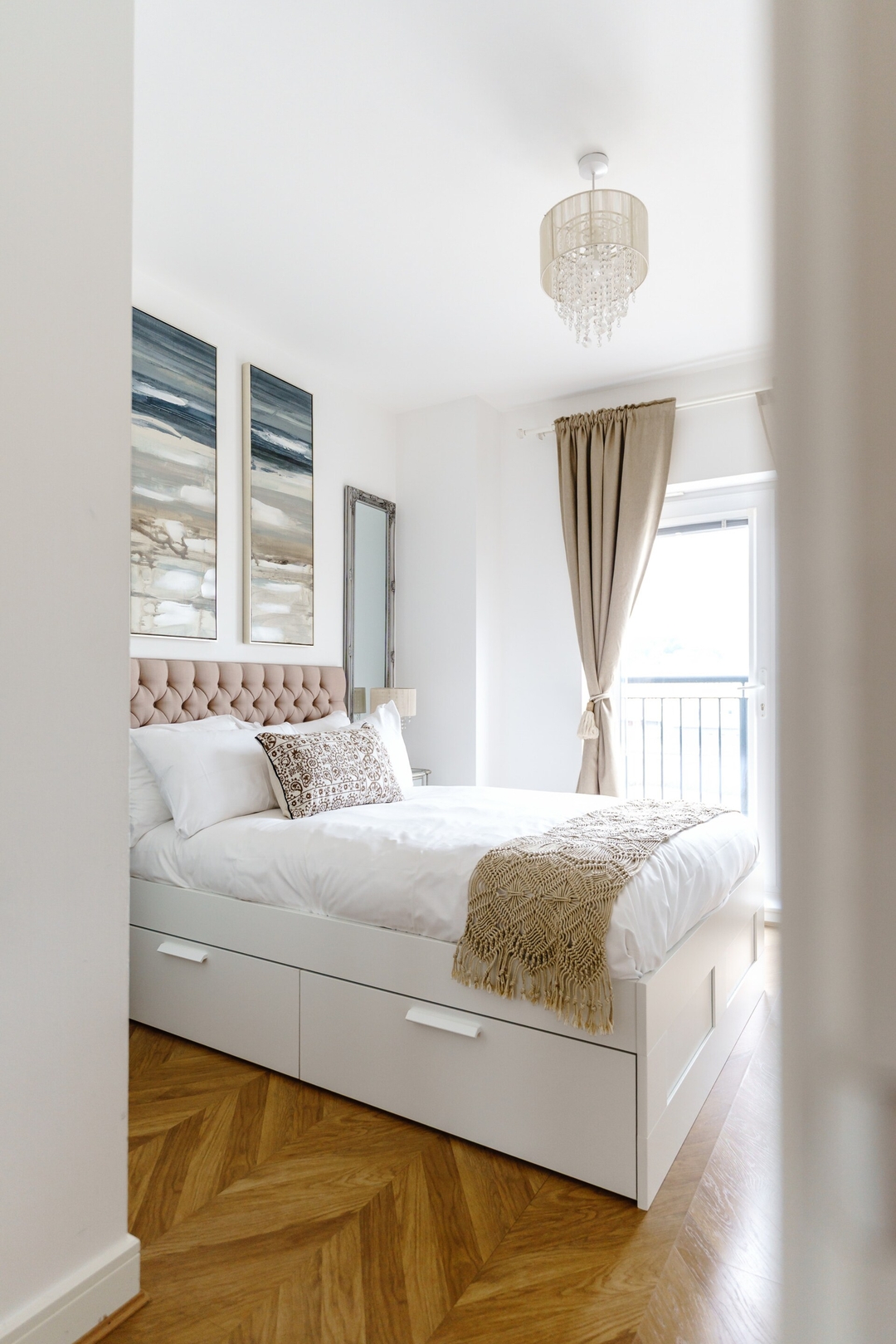 The Riverside Haven – City Centre + Parking in Bathstone Mews NP19 0PY - Property image 79 - VivreStays